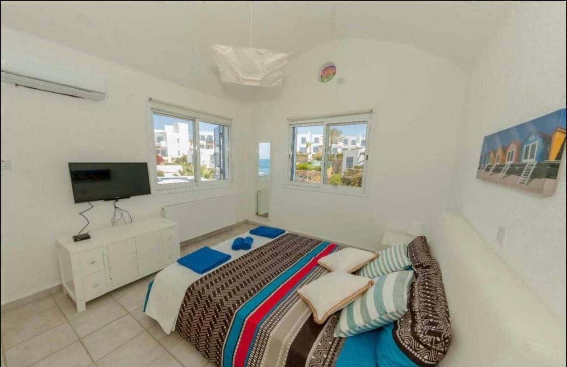 34 Beach Villa Paphos ภายนอก รูปภาพ